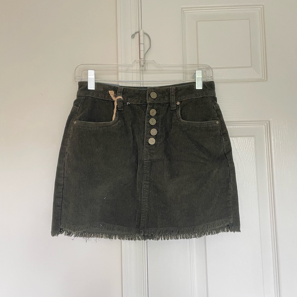 ✨NWT green corduroy skirt